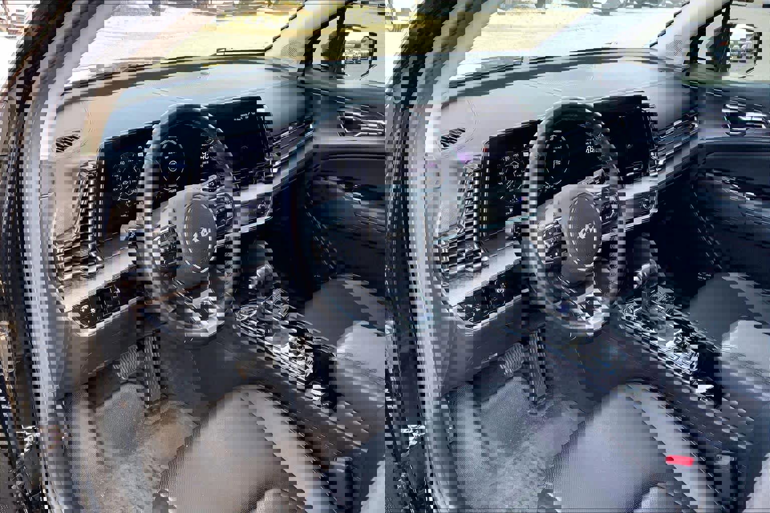 Used 2023 Kia Sportage SX image 17