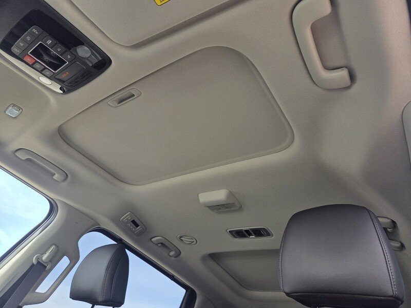 New 2026 Kia Carnival SX FWD image 7