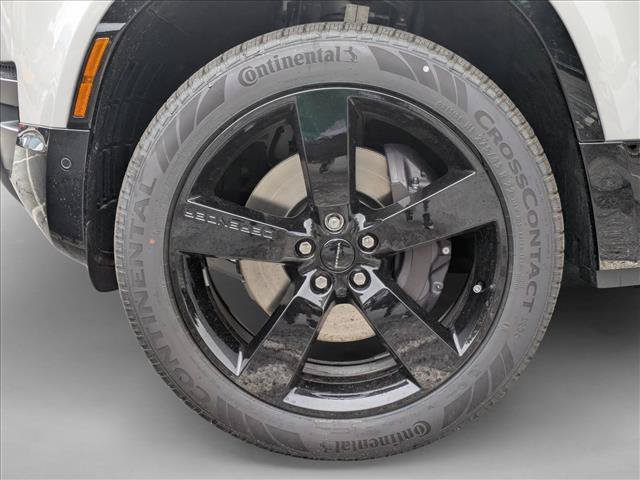 New 2026 Land Rover Defender 130 X-Dynamic SE AWD/4WD image 10