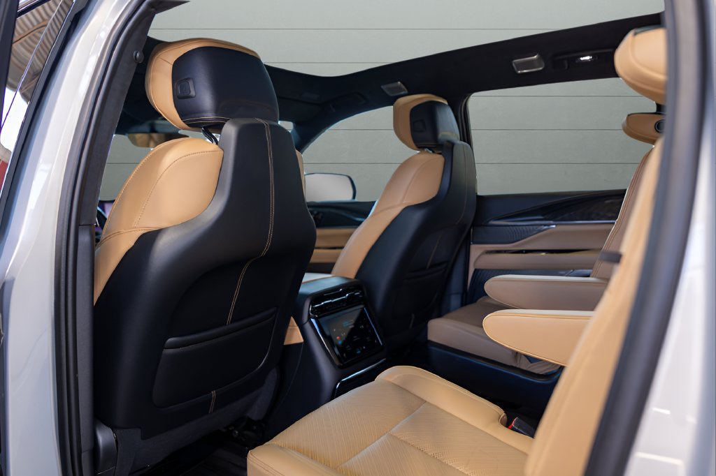 Used 2025 Cadillac Escalade IQ Sport 2 AWD/4WD image 48