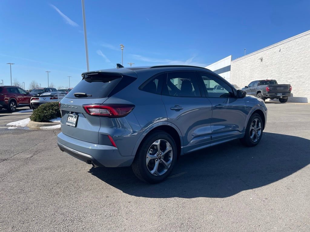 Used 2024 Ford Escape ST-Line image 8