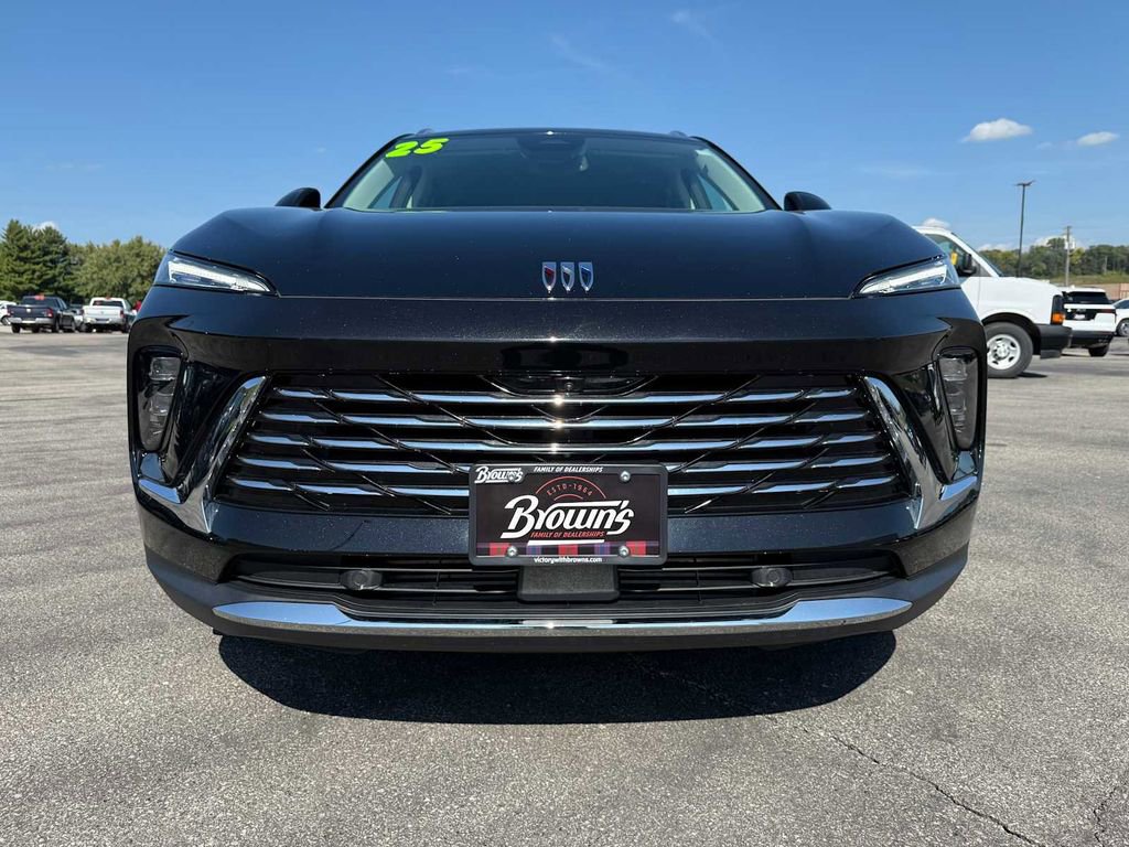 Used 2025 Buick Envision Preferred image 2