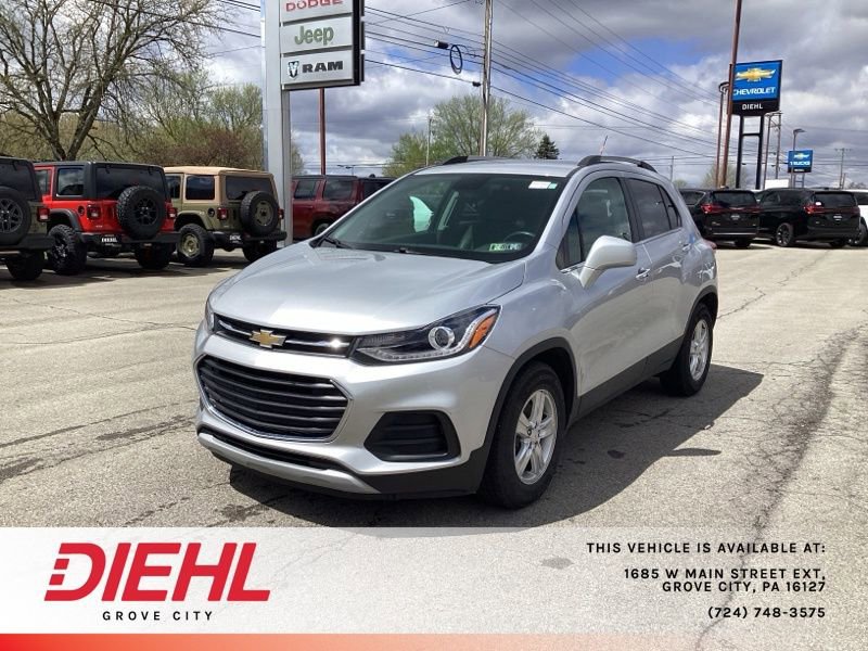 Used 2018 Chevrolet Trax LT w/ LT Convenience Package image 3
