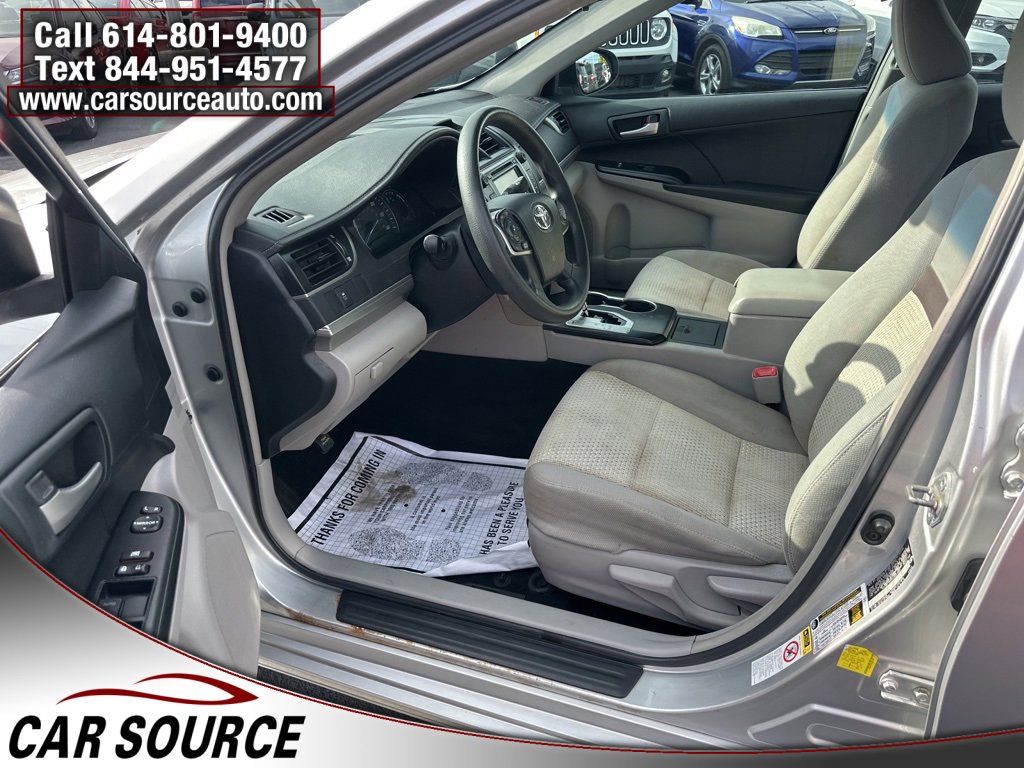 Used 2012 Toyota Camry LE image 10