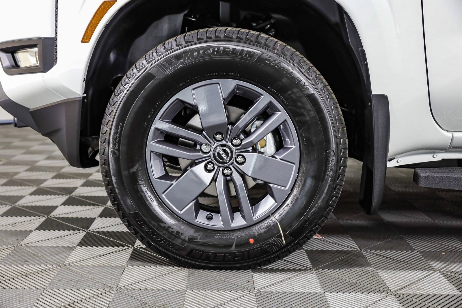 New 2025 Nissan Frontier SV w/ SV Convenience Package image 10