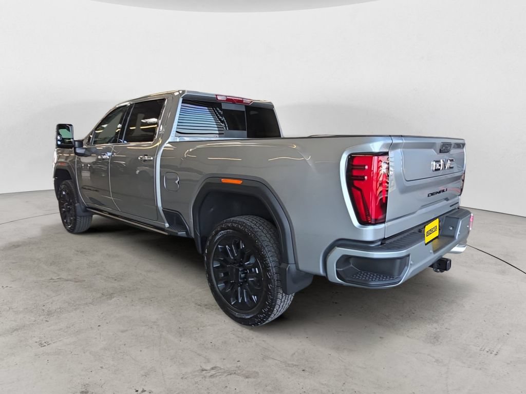 Certified 2026 GMC Sierra 2500 Denali w/ LPO, Black Badging Package AWD/4WD image 7
