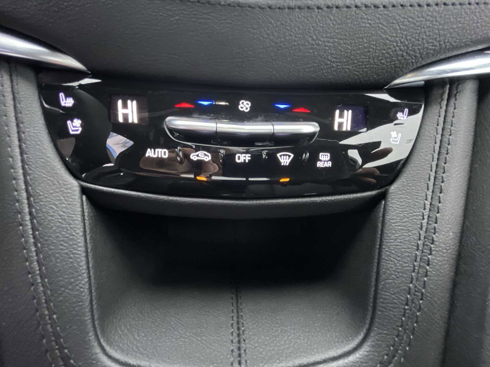 Used 2025 Cadillac XT5 Premium Luxury image 36