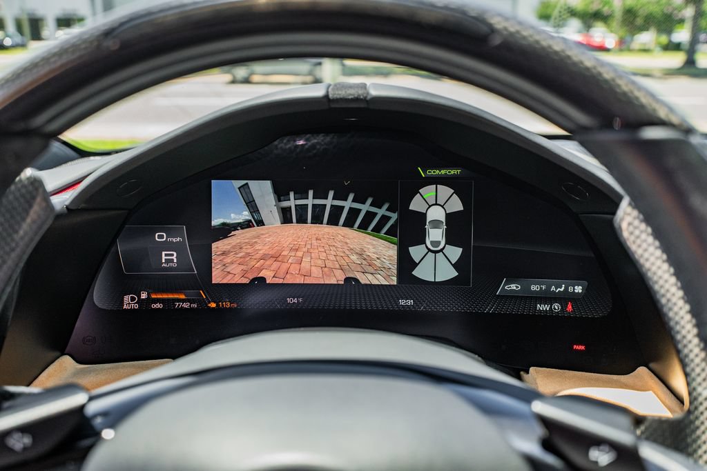 Used 2022 Ferrari Roma RWD image 32