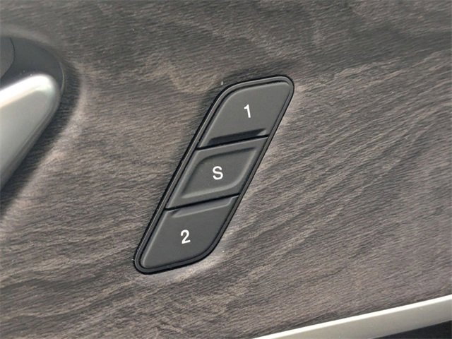 Used 2023 Jeep Grand Cherokee L Limited w/ Luxury Tech Group II image 11