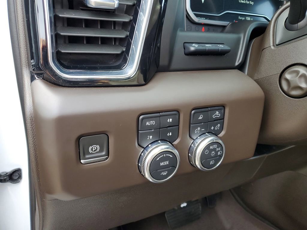Used 2022 GMC Sierra 1500 Denali w/ Denali Reserve Package AWD/4WD image 11
