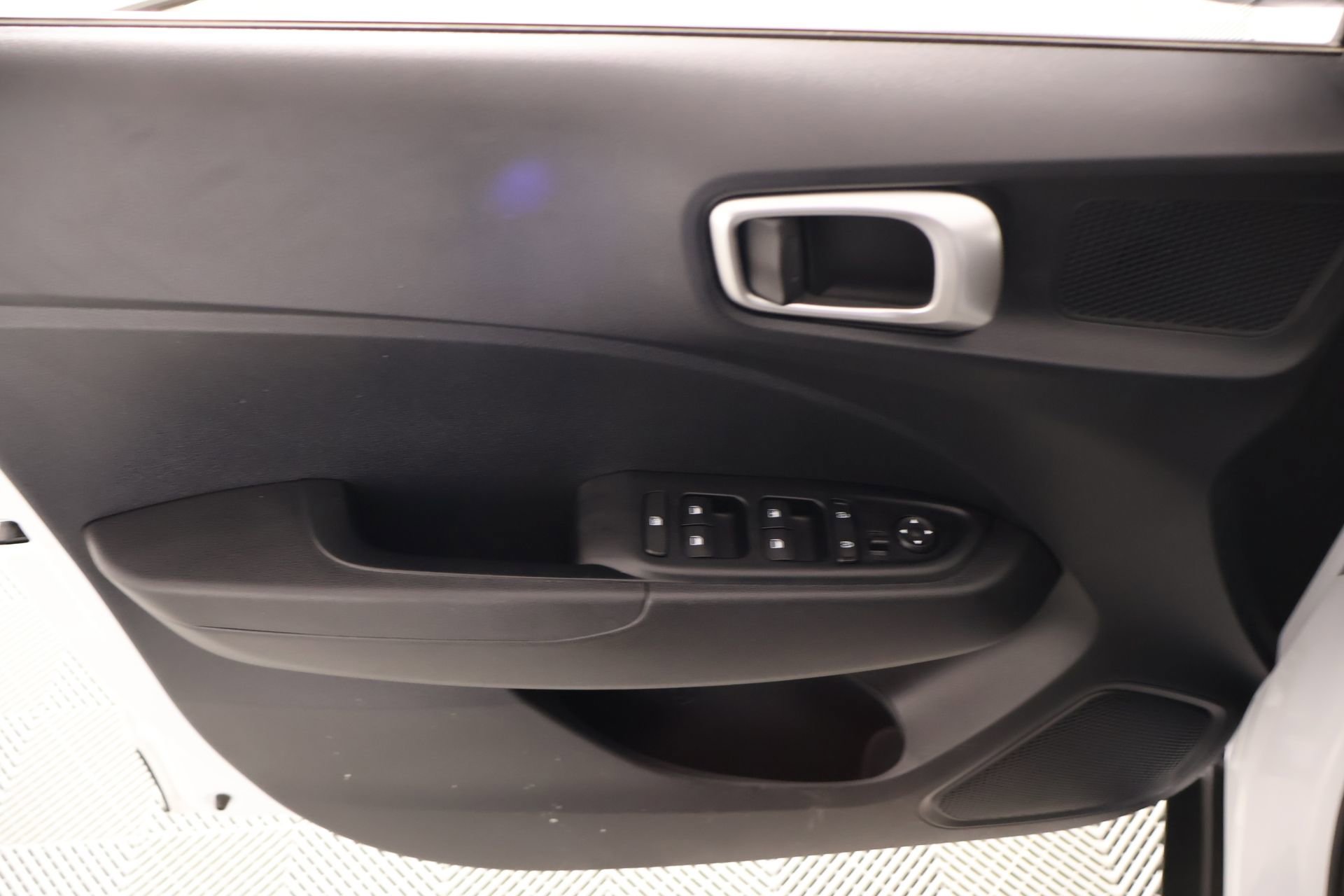 Used 2026 Hyundai Venue SE FWD image 14