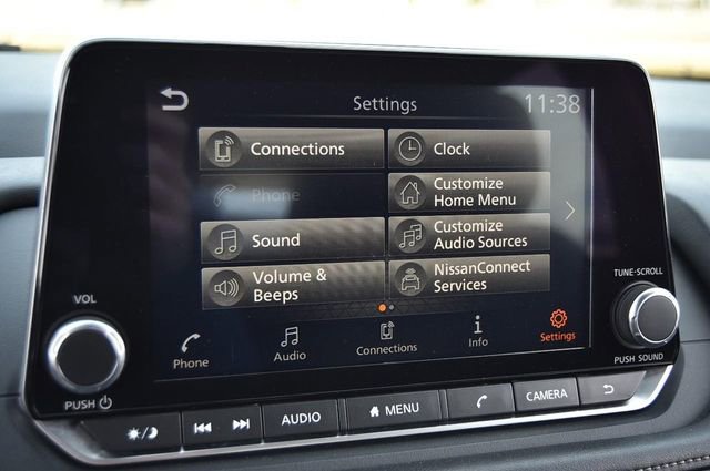 Used 2024 Nissan Rogue SV image 13