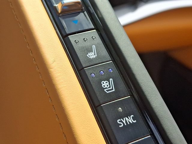 Used 2023 Chevrolet Corvette Z06 RWD image 13