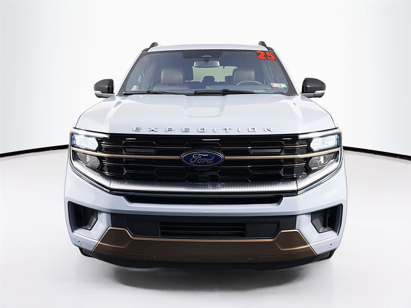 Used 2025 Ford Expedition King Ranch image 2