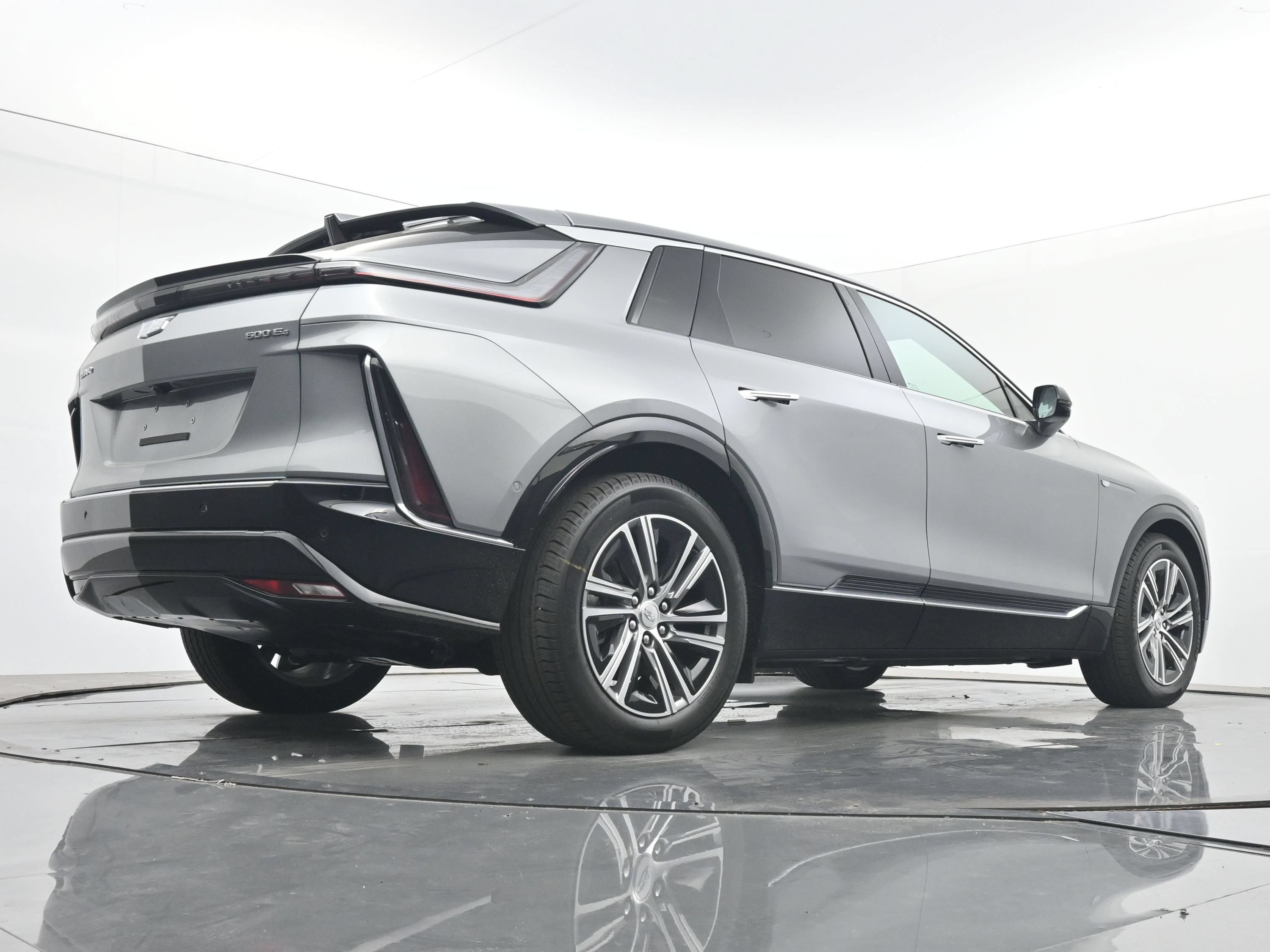 New 2026 Cadillac Lyriq Luxury AWD/4WD image 19