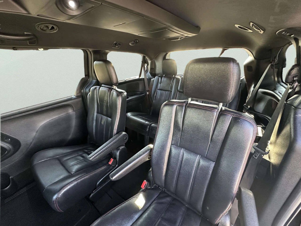 Used 2017 Dodge Grand Caravan GT FWD image 16