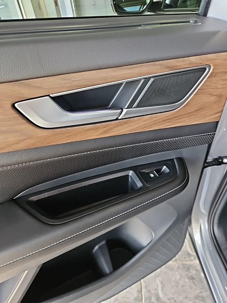 New 2026 Volkswagen Atlas SE image 24