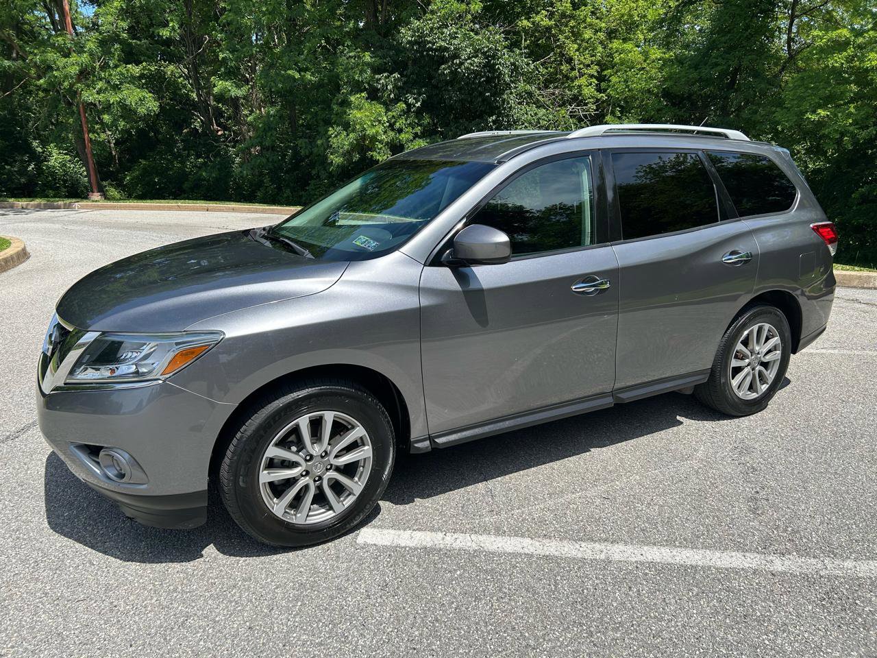 Used 2015 Nissan Pathfinder S AWD/4WD image 9
