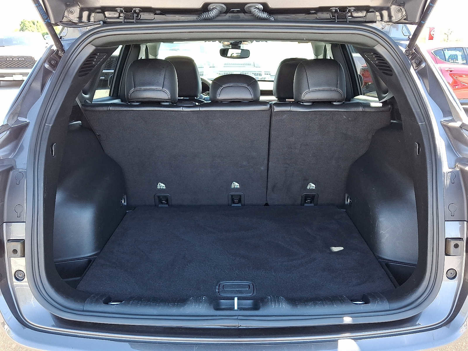 Used 2024 Jeep Compass Trailhawk image 31