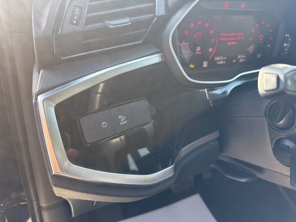 Used 2025 Audi Q3 2.0T Premium image 17