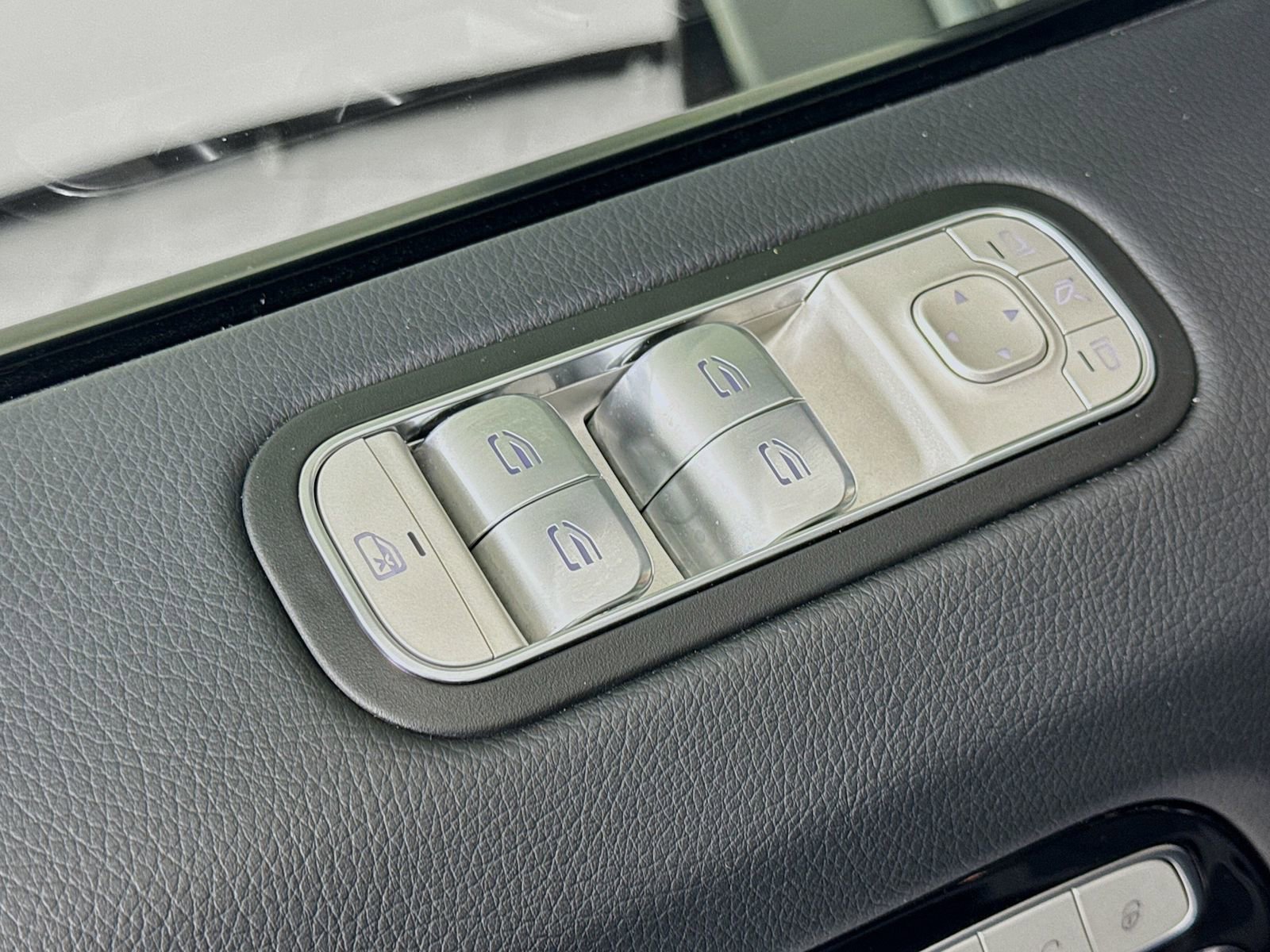 Used 2025 Mercedes-Benz G 580 w/ EQ Technology image 16