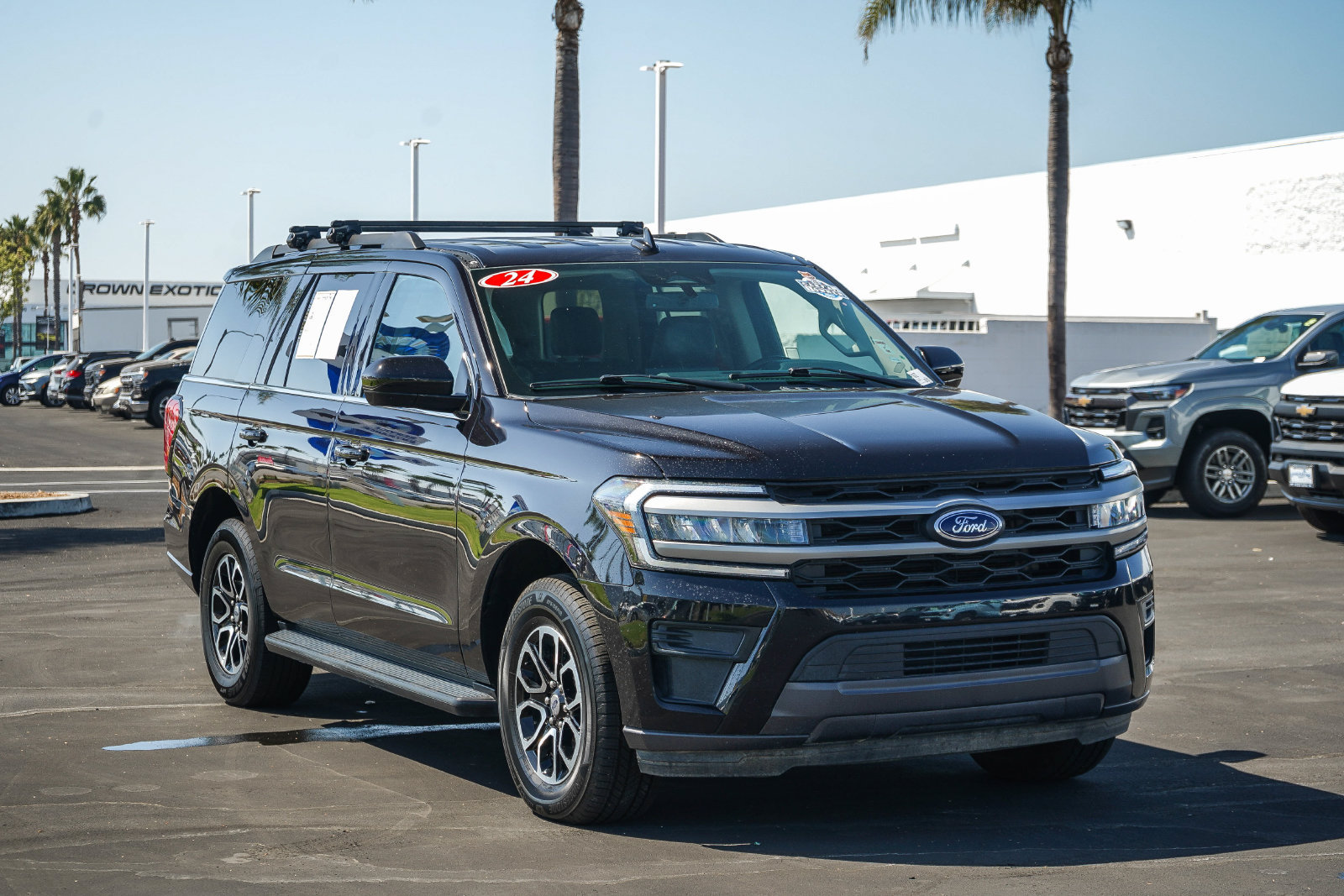 Used 2024 Ford Expedition XLT AWD/4WD image 3