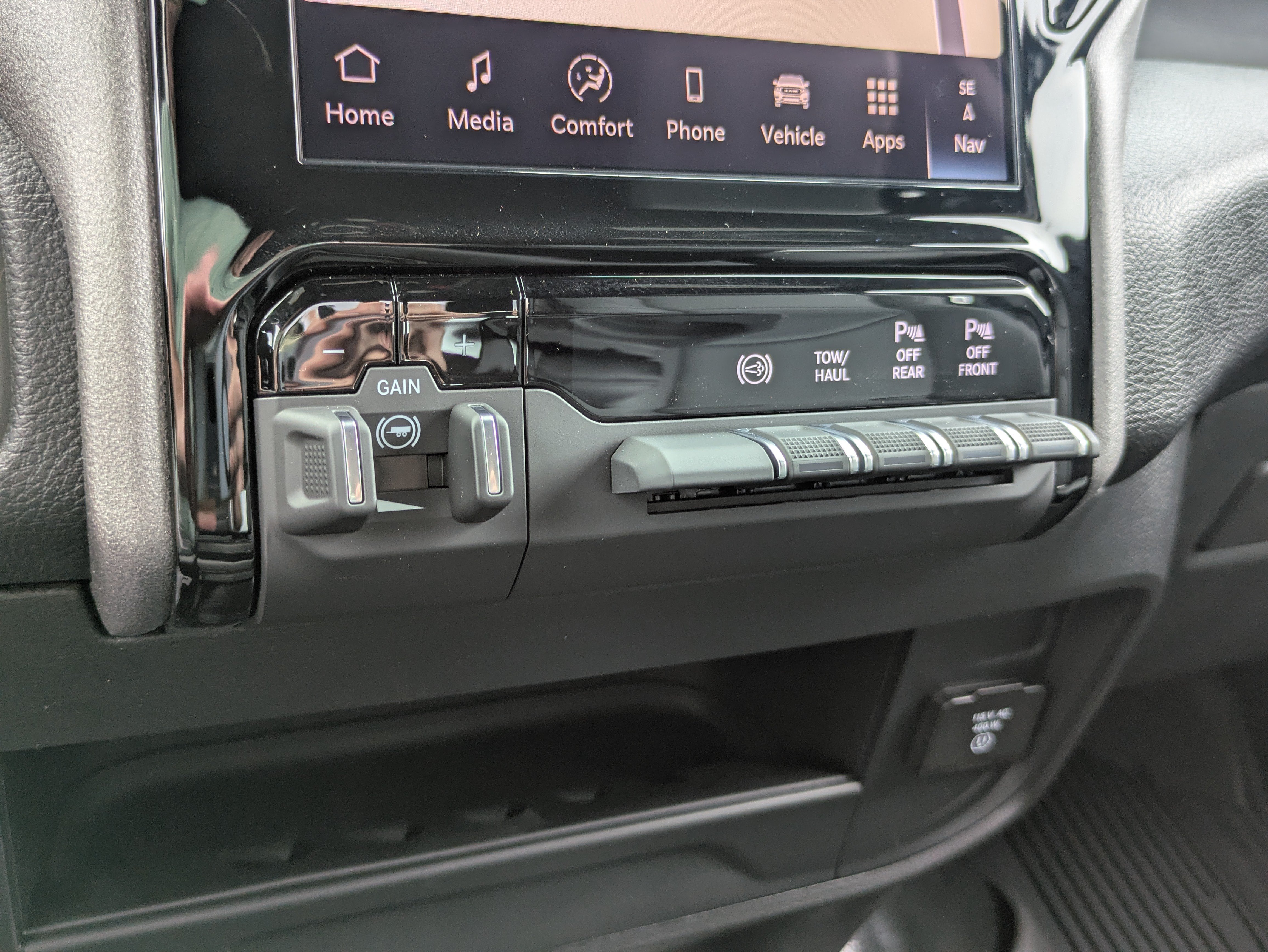 New 2026 RAM 3500 Tradesman AWD/4WD image 14