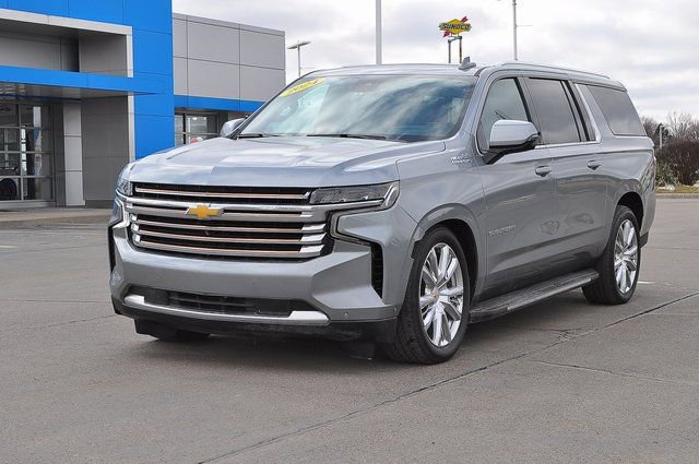 Used 2024 Chevrolet Suburban High Country w/ Advanced Technology Package image 7