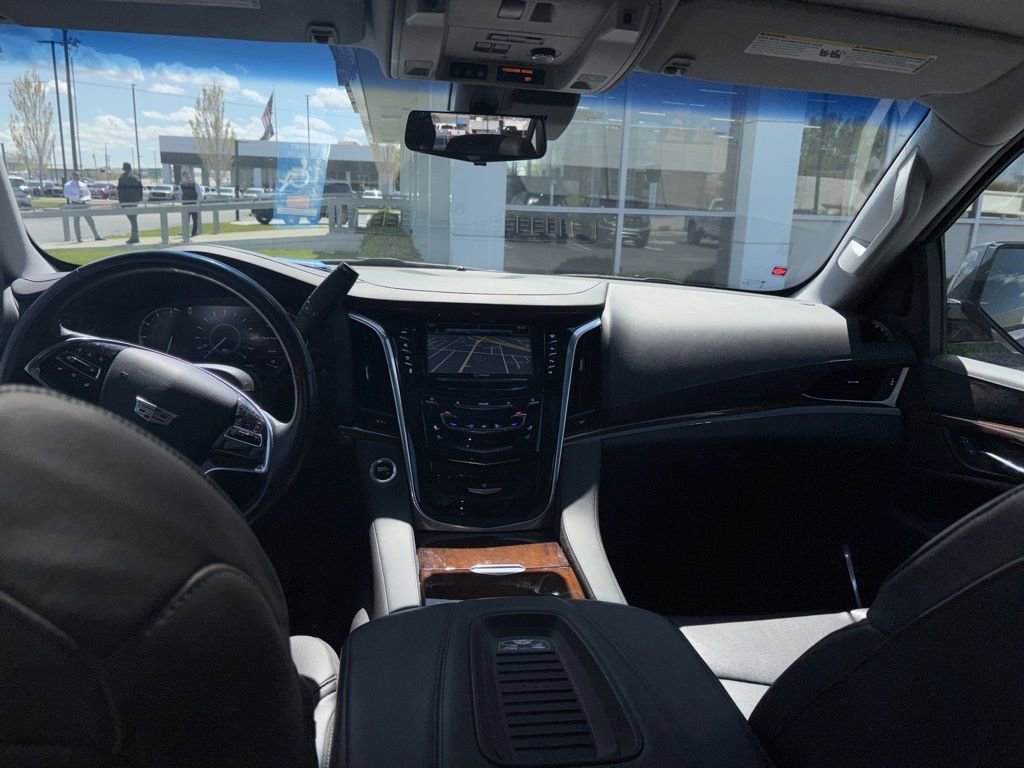 Used 2019 Cadillac Escalade Luxury image 10