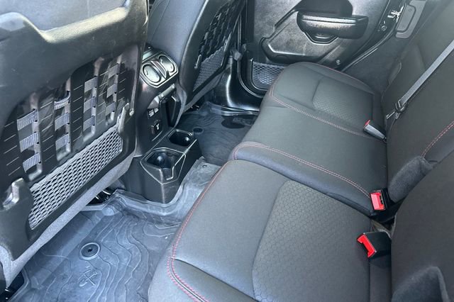 Used 2023 Jeep Wrangler Unlimited Rubicon image 14