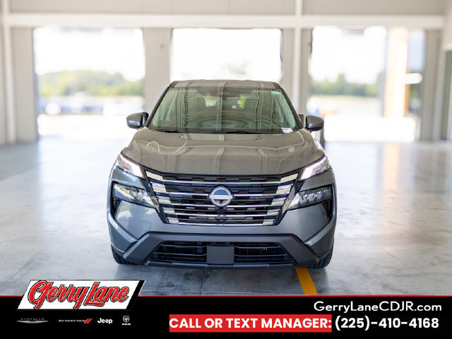Used 2025 Nissan Rogue SV FWD image 2