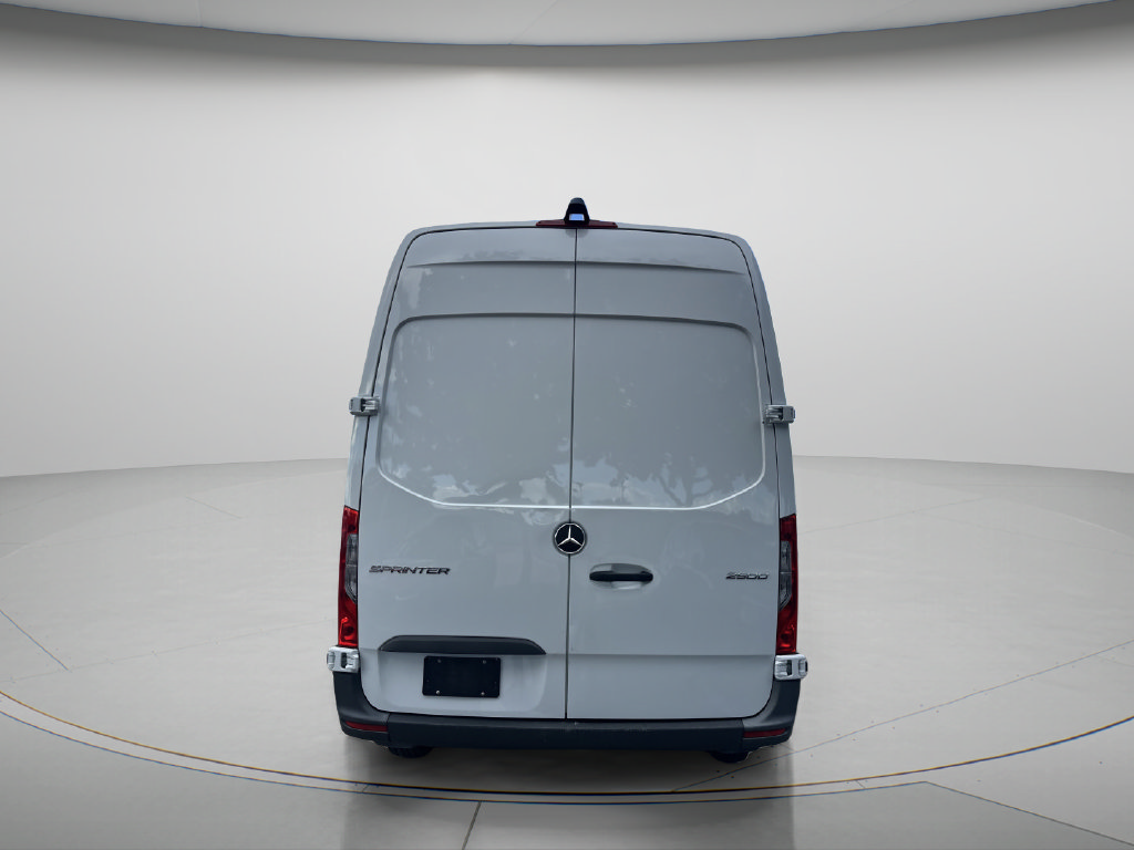 Used 2025 Mercedes-Benz Sprinter 2500 image 6