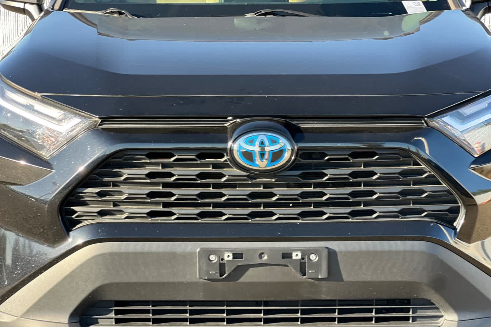 Used 2023 Toyota RAV4 LE AWD/4WD image 15