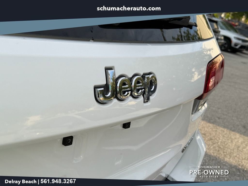 Used 2020 Jeep Grand Cherokee Limited AWD/4WD image 15