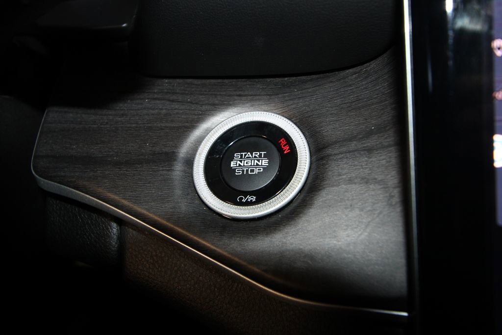 Used 2021 Jeep Grand Cherokee L Limited image 16