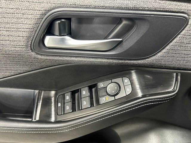Used 2023 Nissan Rogue SV AWD/4WD image 22