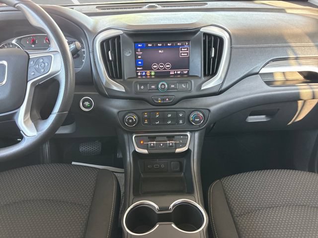 Used 2024 GMC Terrain SLE FWD image 4