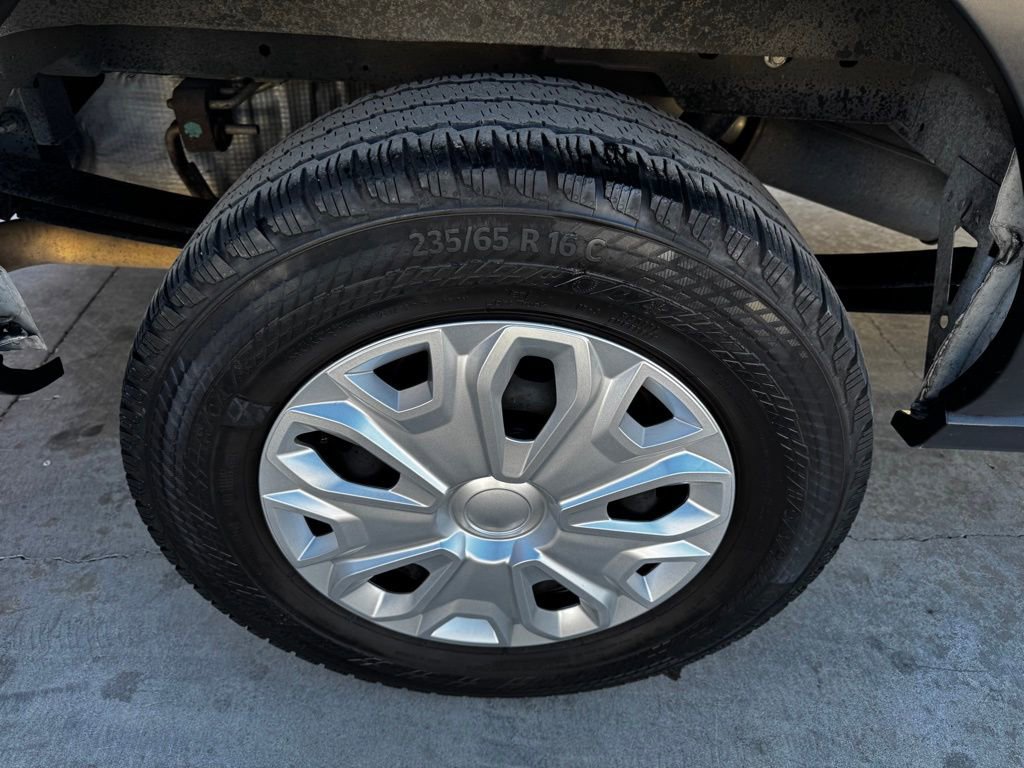 Used 2020 Ford Transit 250 Medium Roof image 19