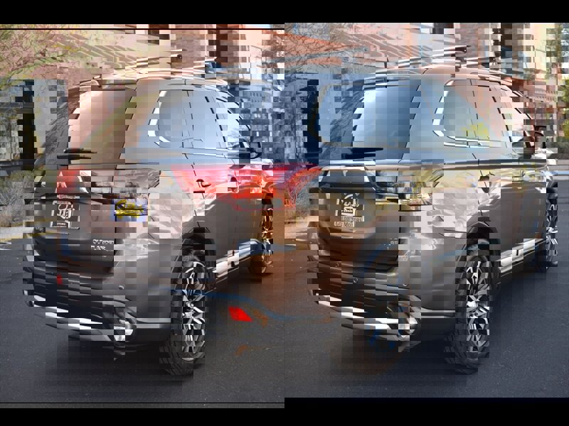 Used 2017 Mitsubishi Outlander SEL image 7