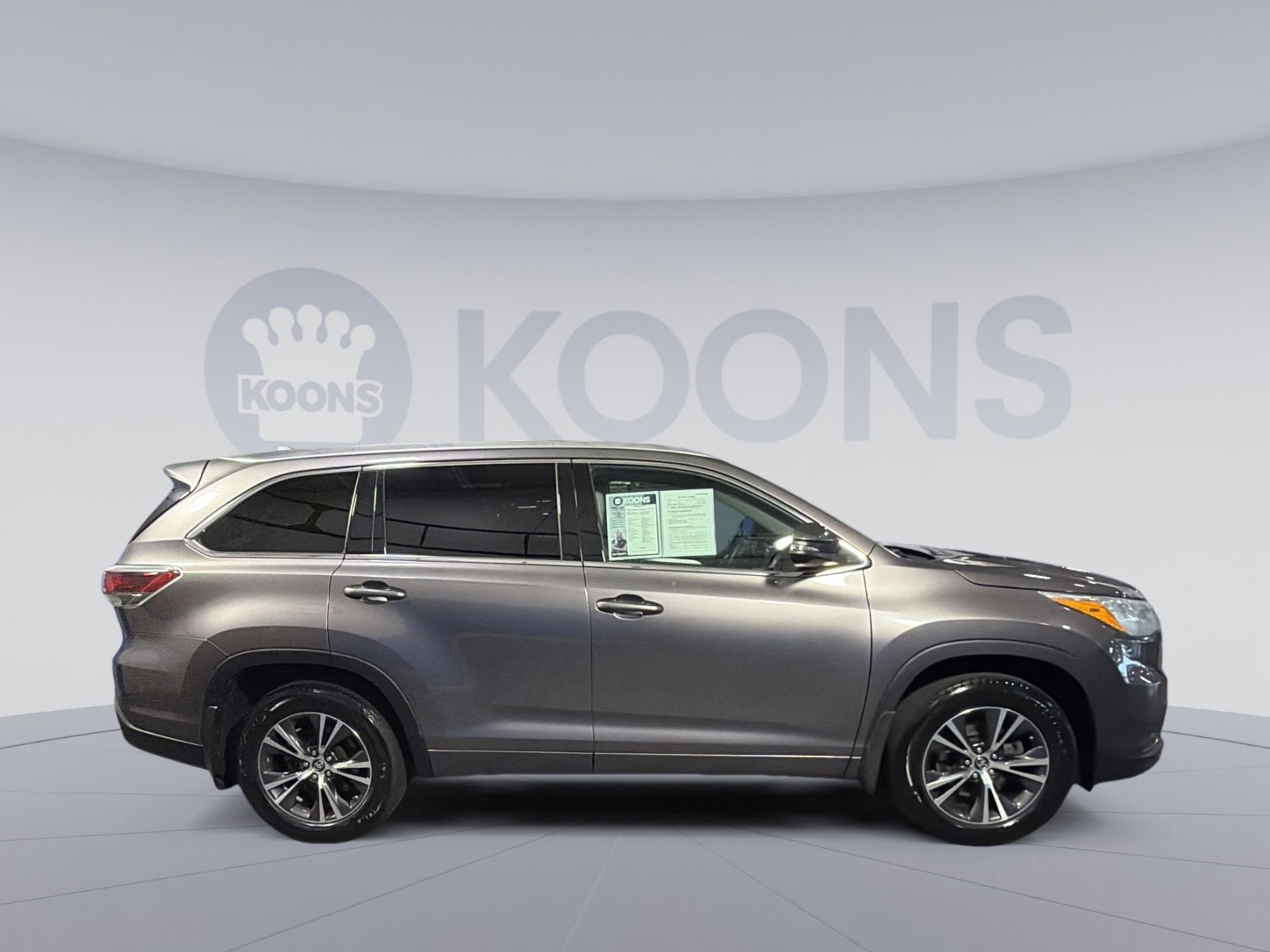 Used 2016 Toyota Highlander XLE image 8