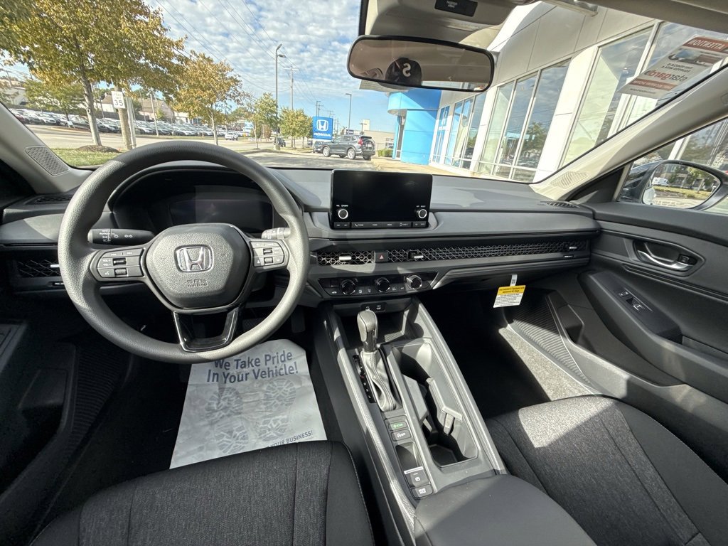 Used 2025 Honda Accord SE image 7