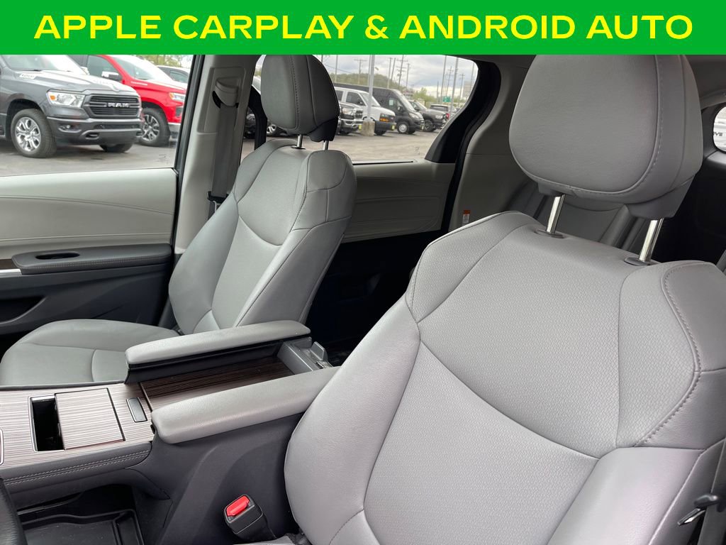 Used 2024 Toyota Sienna XLE AWD/4WD image 16