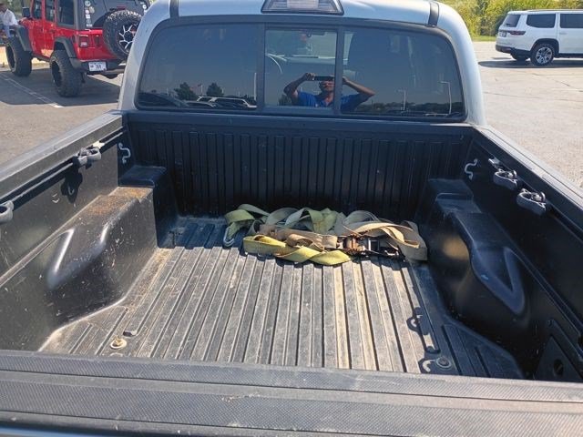 Used 2019 Toyota Tacoma SR w/ SR Convenience Package AWD/4WD image 11