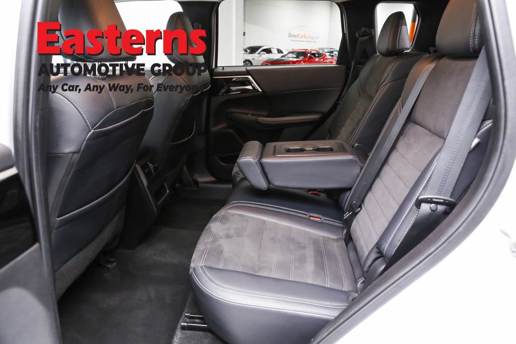 Used 2024 Mitsubishi Outlander SE image 21