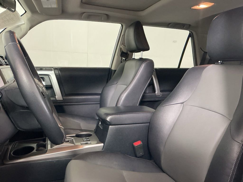 Used 2022 Toyota 4Runner SR5 Premium w/ Moonroof Package RWD image 22