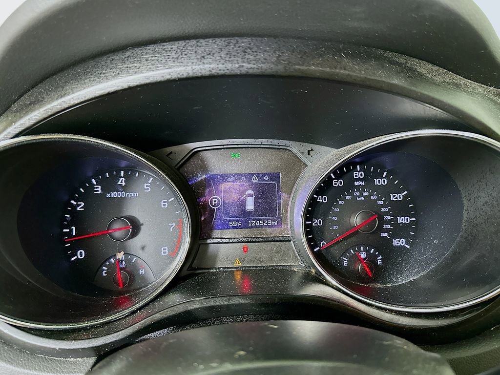 Used 2017 Kia Sedona LX w/ LX Essentials Premium Package image 12