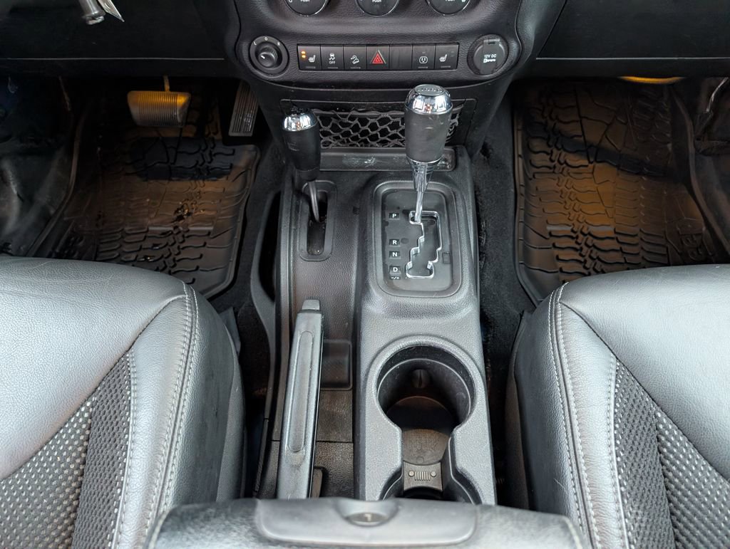 Used 2016 Jeep Wrangler Unlimited Sahara image 19