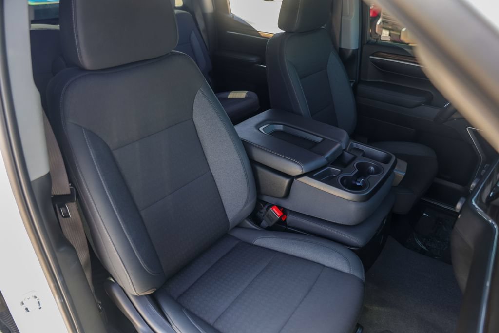 Used 2024 Chevrolet Silverado 1500 RST AWD/4WD image 33