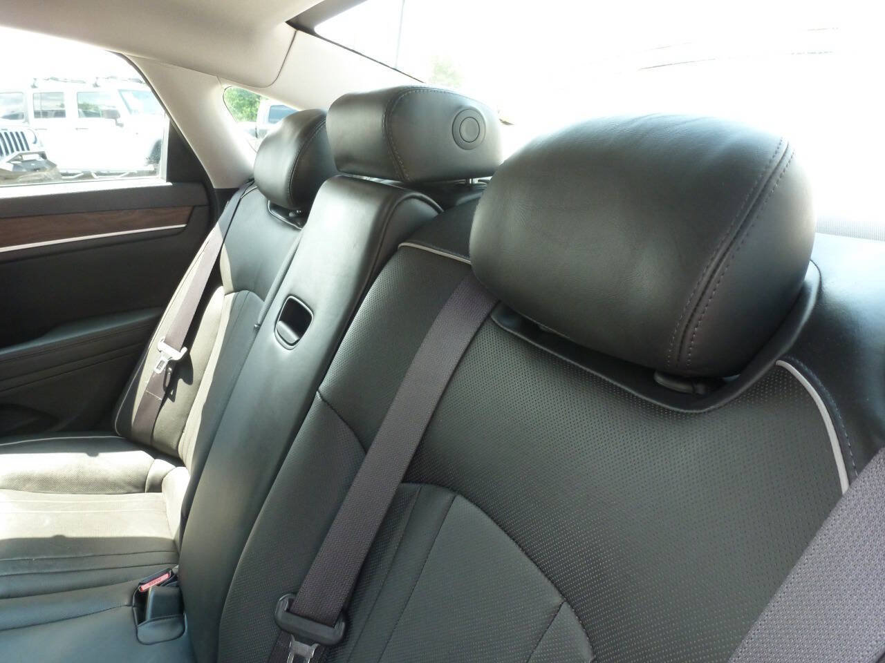 Used 2015 Hyundai Genesis 5.0 RWD image 34