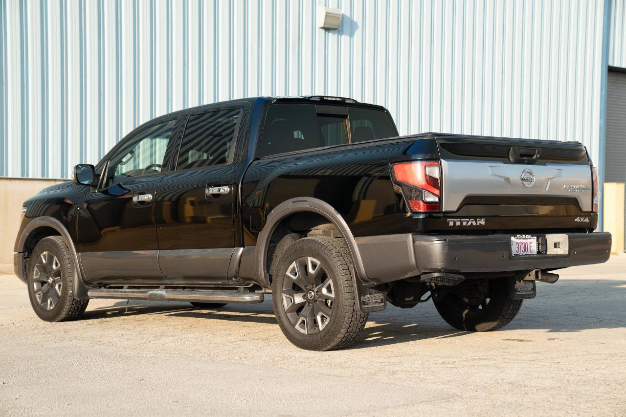 Used 2020 Nissan Titan Platinum Reserve w/ Moonroof Package image 15